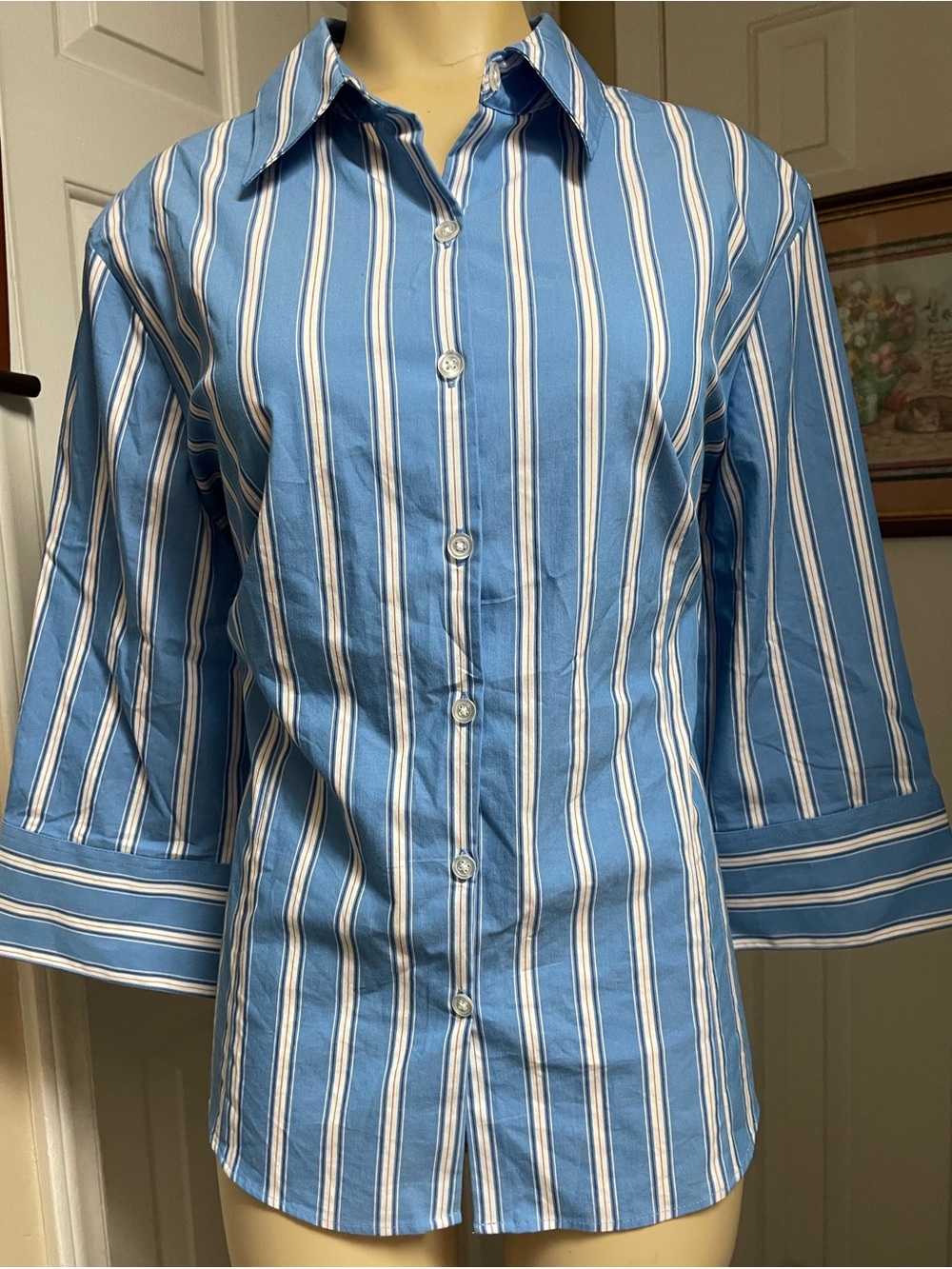 Women’s Blue & White Stripe Casual Button-Down Shirt w Quarter Length Sleeves